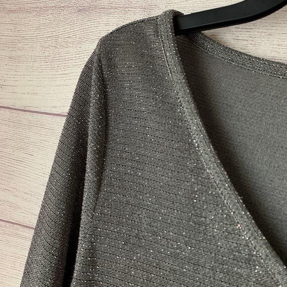 Banana Republic Gray Metallic Shimmer Blouse Long Sleeve Size Large - Picture 10 of 16